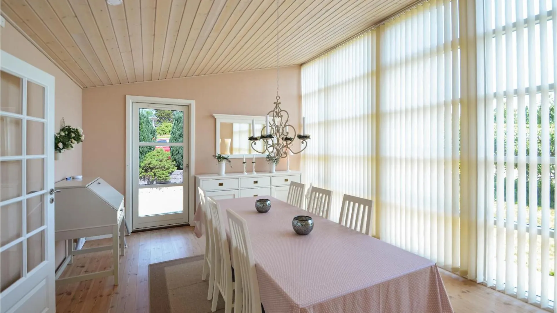 Amazing Home In Ebeltoft With 3 Bedrooms And Wifi